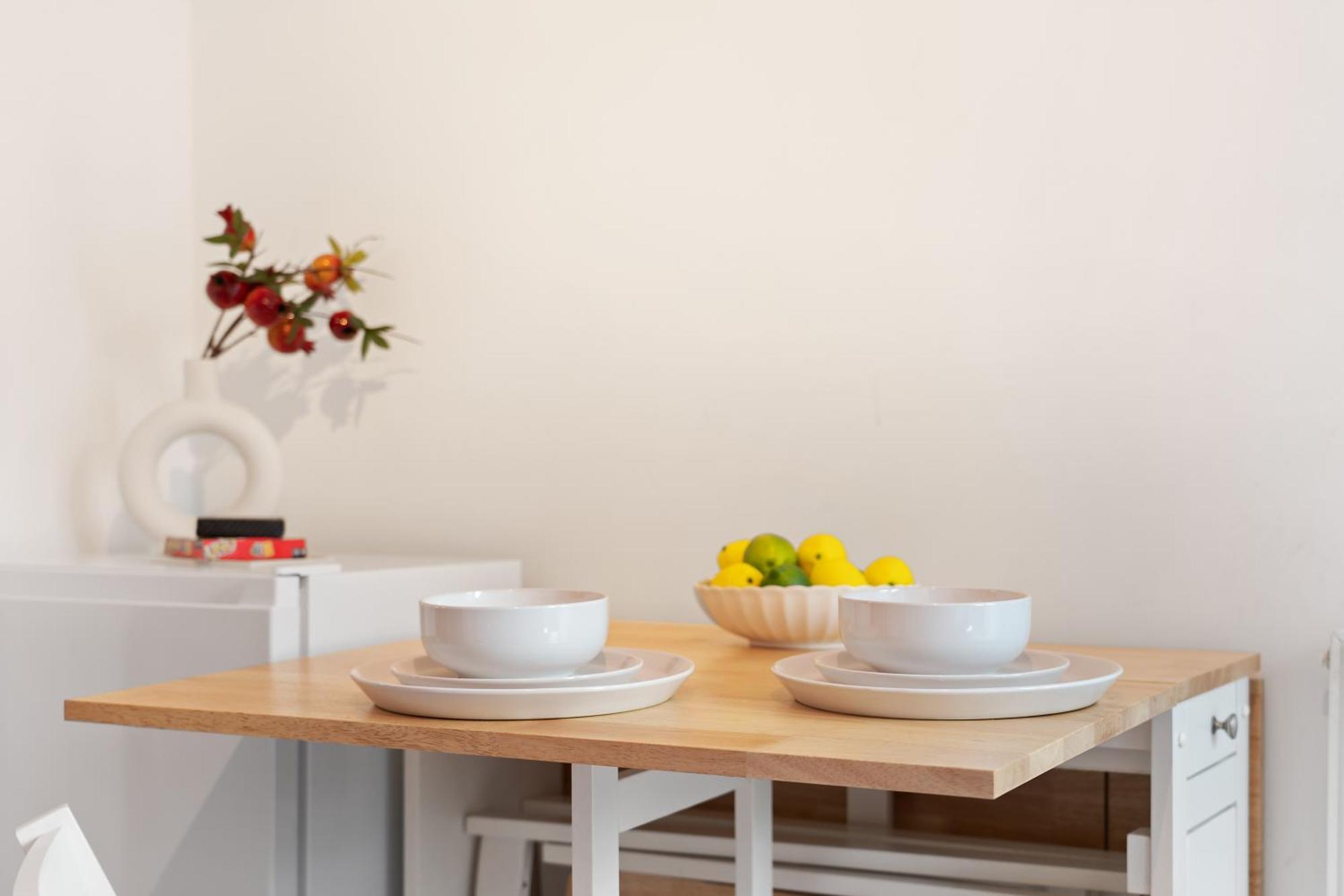 Last-minute Escape L Modern House Near Center Sleeps 6 With Free Parking L By Zen Nights Short Lets & Serviced Holiday home
