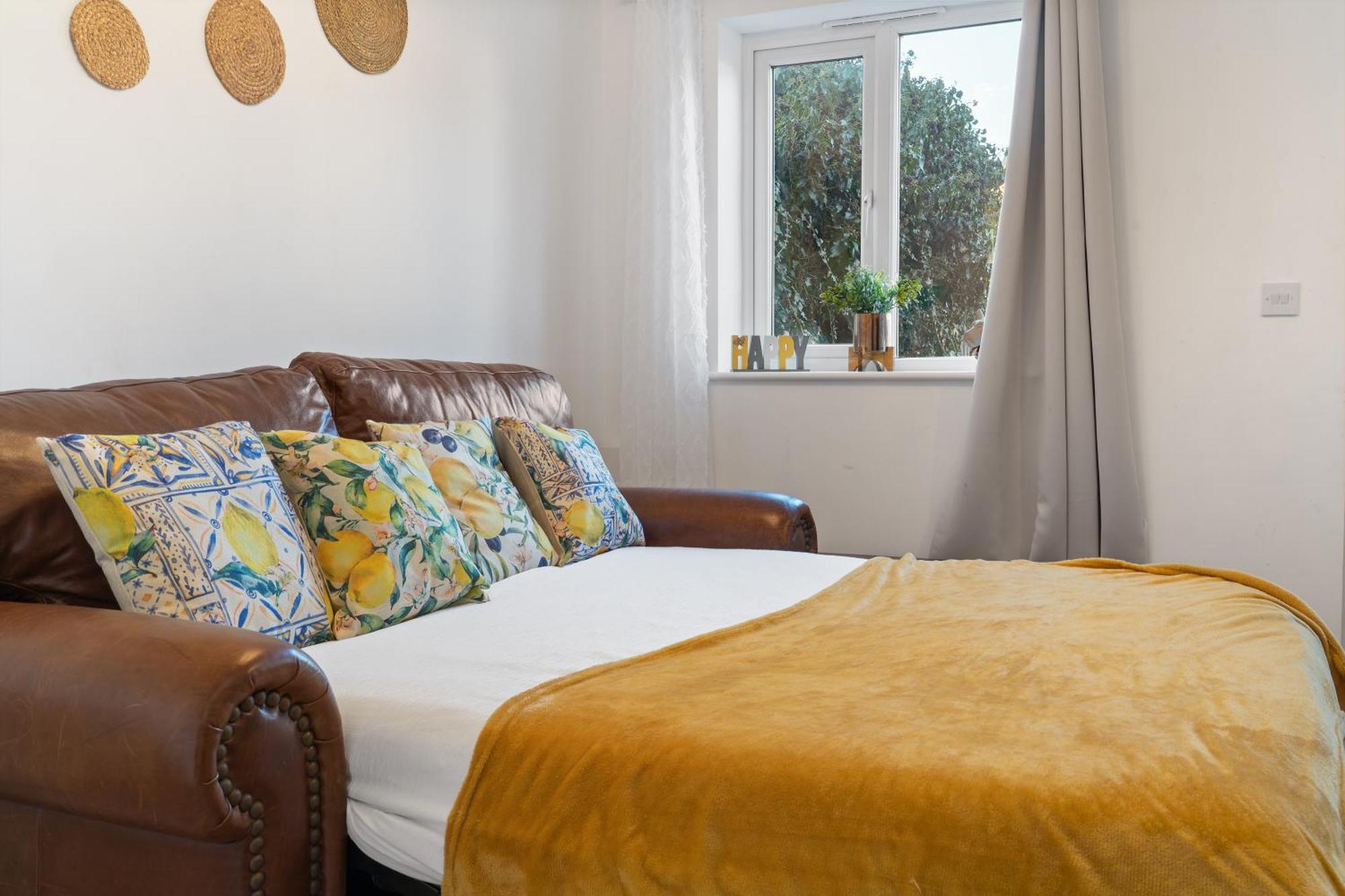 Holiday home Last-minute Escape L Modern House Near Center Sleeps 6 With Free Parking L By Zen Nights Short Lets & Serviced *