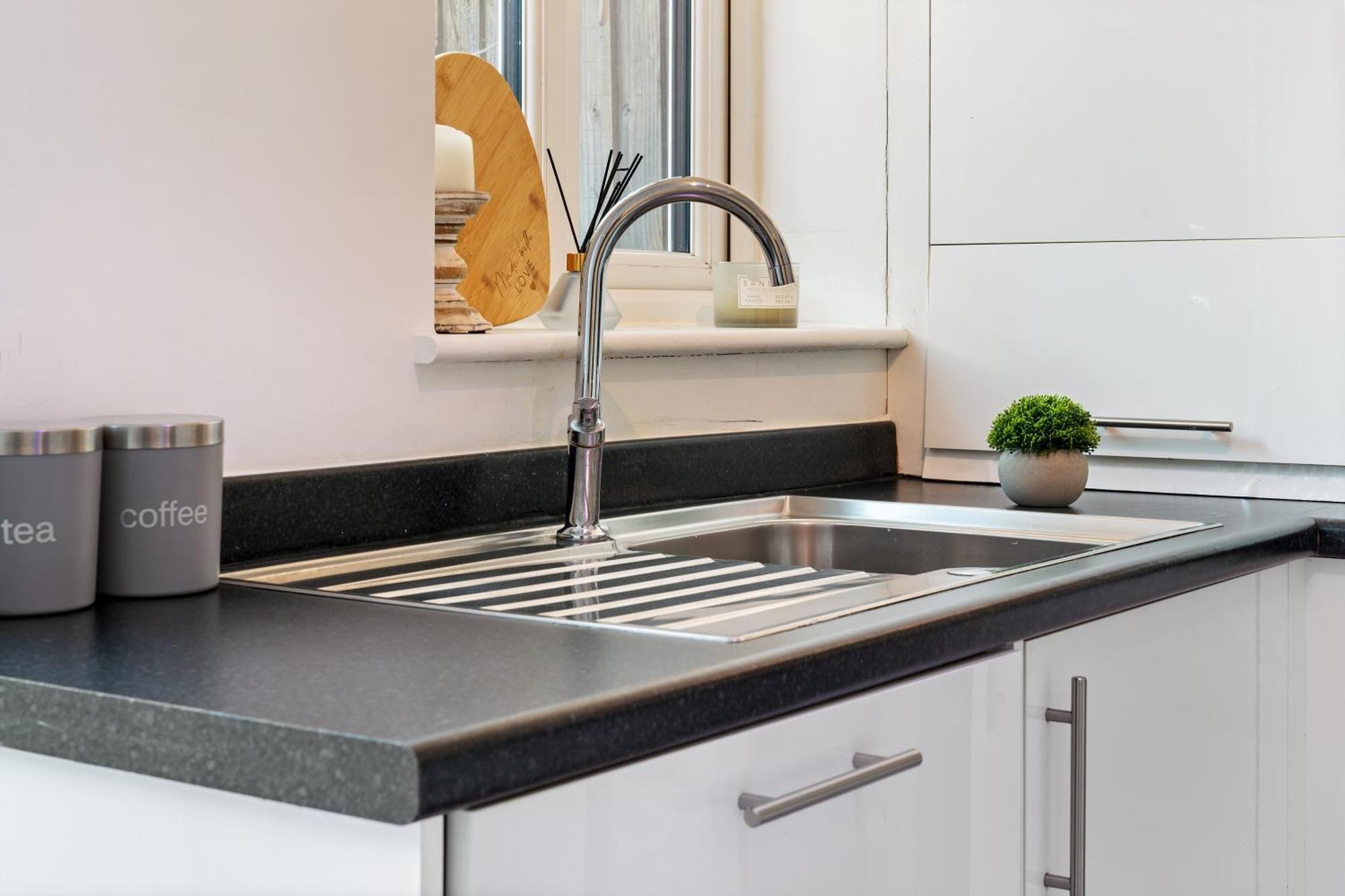 Holiday home Last-minute Escape L Modern House Near Center Sleeps 6 With Free Parking L By Zen Nights Short Lets & Serviced