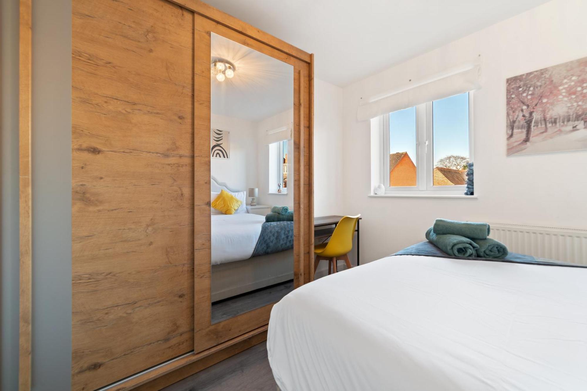Last-minute Escape L Modern House Near Center Sleeps 6 With Free Parking L By Zen Nights Short Lets & Serviced